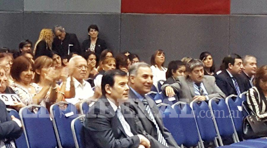 Senador Zamora- Queremos que al paiacutes le vaya bien