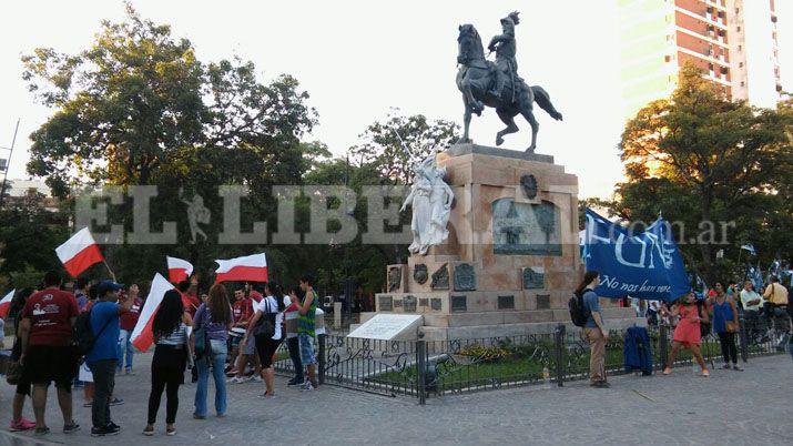 Las distintas agrupaciones se concentraron en Plaza Libertad