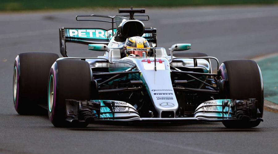 Hamilton se queda con la pole en Australia