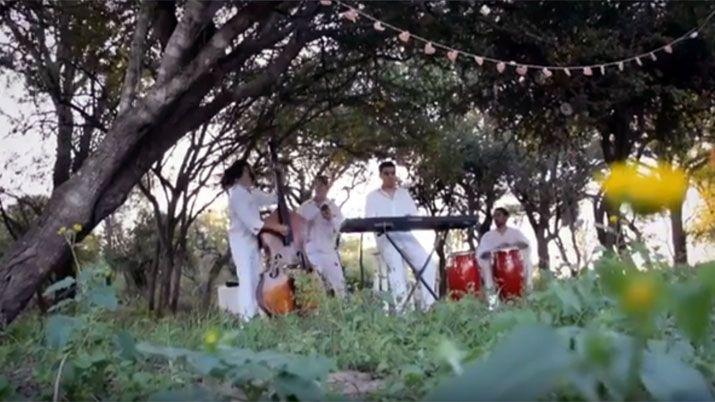 Se viraliza la nueva versioacuten de Desde siempre y para siempre de Los Manseros