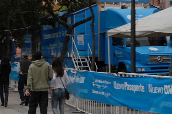 Desde mantildeana estaraacute en Santiago el camioacuten para el cambio de documento