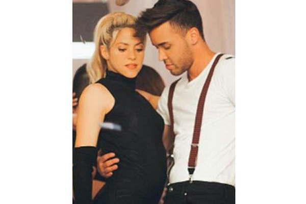 Shakira baila bachata hot con Prince Royce