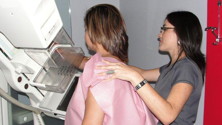 La Daacutersena- realizan operativo de control contra el caacutencer de mamas y uacutetero