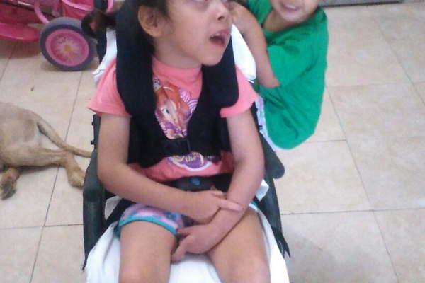 La familia de Ludmila lucha para que la discapacidad de su hija no sea una traba todos los diacuteas