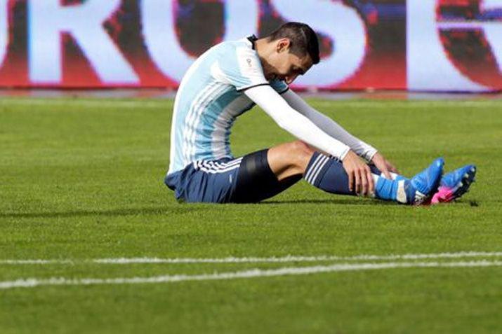 Argentina fue un fantasma sin Messi y cayoacute en Bolivia