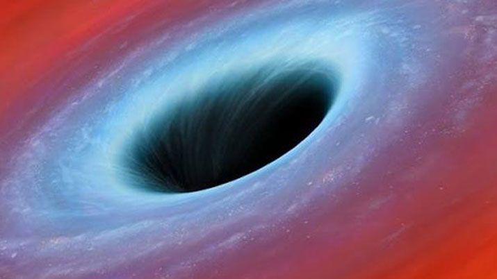 Agujero negro que devora todo a su paso y sorprende a la NASA