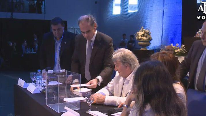 AFA- asume Tapia como presidente