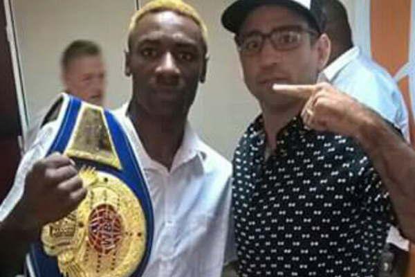 Vengo a llevarme el cinturoacuten a mi paiacutes