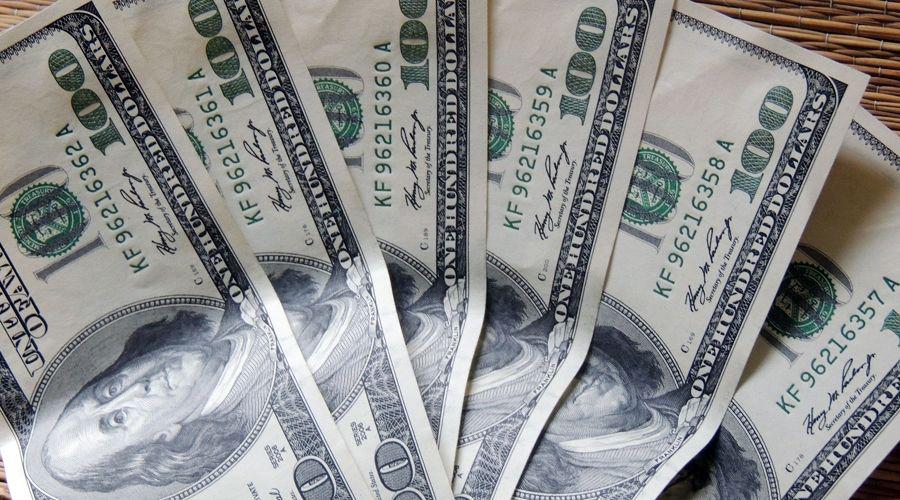 Intentaba cambiar doacutelares falsos y terminoacute detenido