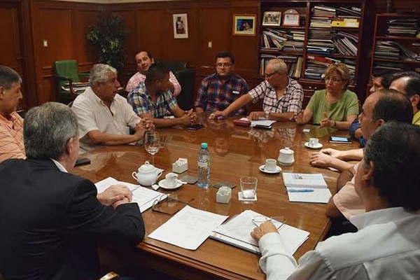 Gremios docentes y el Gobierno se reunieron para garantizar la aplicacioacuten del acuerdo salarial