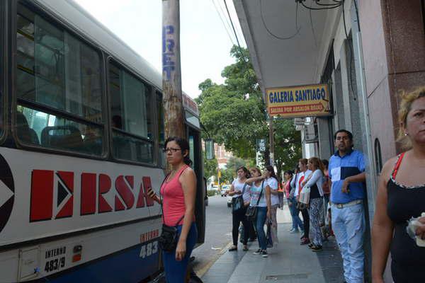 Cambian las paradas de colectivo sobre calle Jujuy
