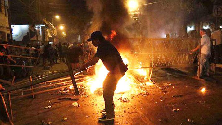 Manifestantes provocan incidentes en el Congreso de Paraguay