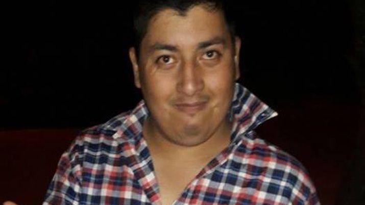 VIDEO  Danico Mix habla por radio policial en plena peatonal