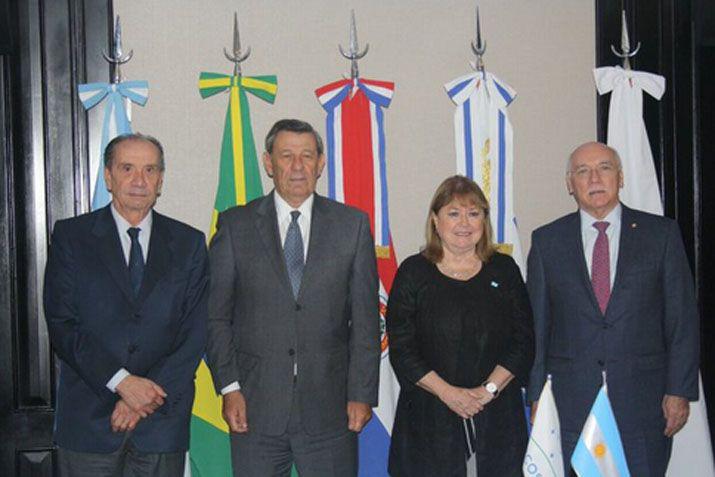 Los cancilleres fueron convocados de urgencia a Buenos Aires