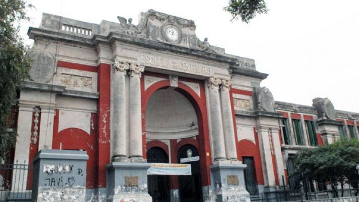 Firmaraacuten un convenio para obras en el Colegio Centenario