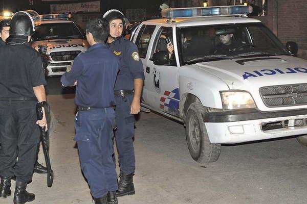 Una joven fue maniatada golpeada y acuchillada por su concubino