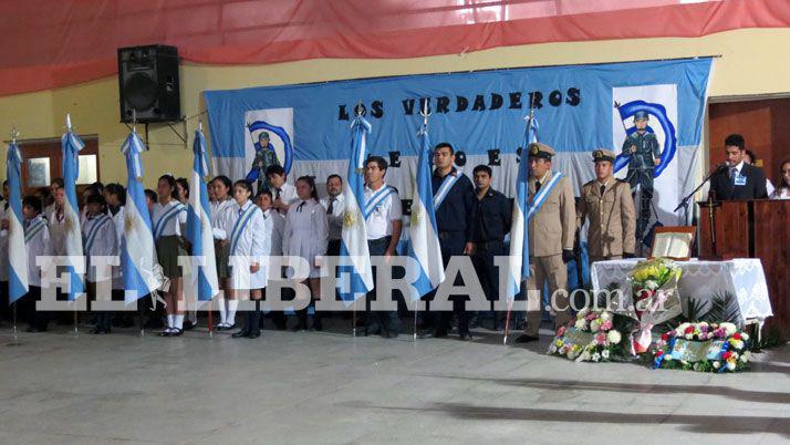 Realizaron acto homenaje a los Heacuteroes y Caiacutedos en Malvinas
