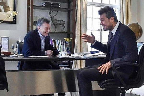 Tambieacuten tildoacute a Juliana Awada de estuacutepida ilustre y de idiotas al Presidente y a Tinelli por reunirse