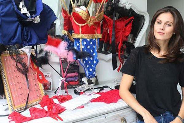 Una ex Chiquititas vende lenceriacutea eroacutetica 