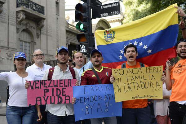 La crisis en Venezuela  generoacute un cruce entre  Gobierno y oposicioacuten 