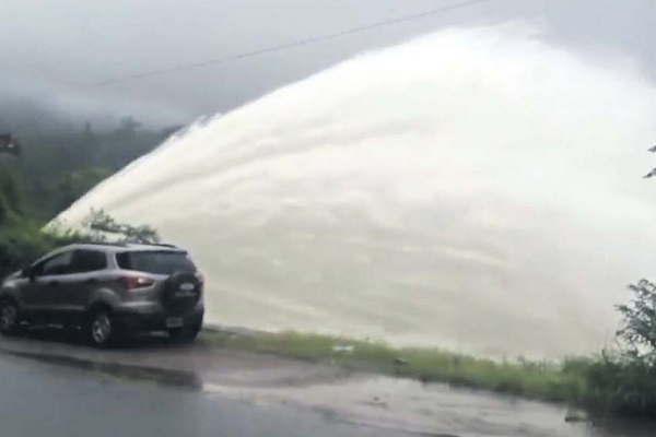 Abrieron vaacutelvulas para descomprimir El Cadillal