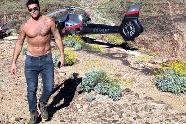 Ricky Martin publicoacute una foto hot en Instagram tras postergar su boda