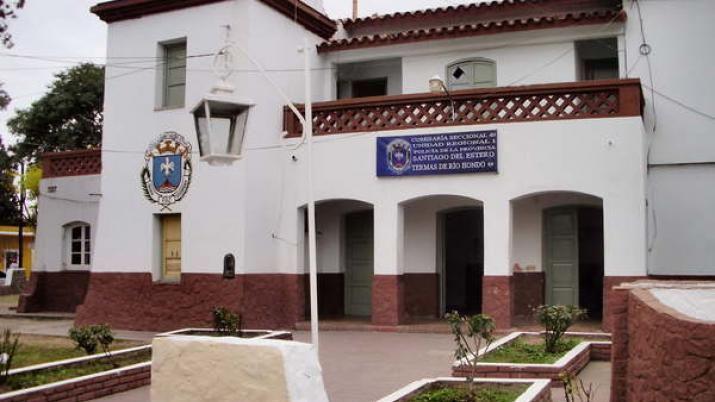 Violentan el acceso de una escuela y se robaron elementos varios