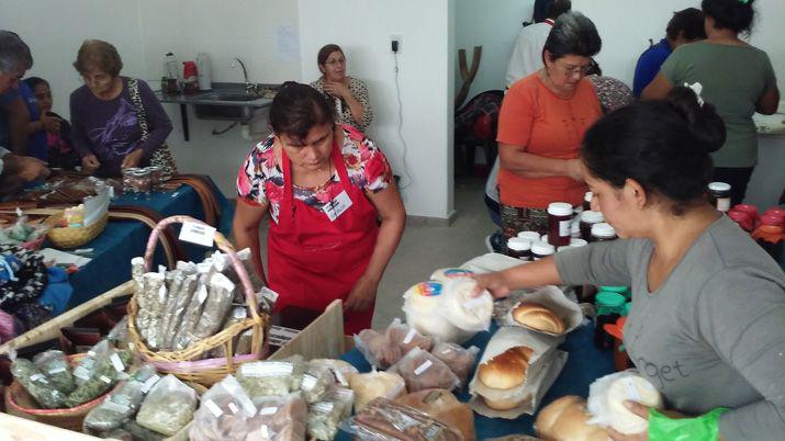 Agricultores familiares inauguraron El Almaceacuten Campesino