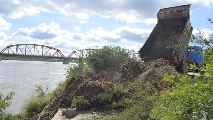 Desde el lado de La Banda tambieacuten refuerzan la ribera del Dulce