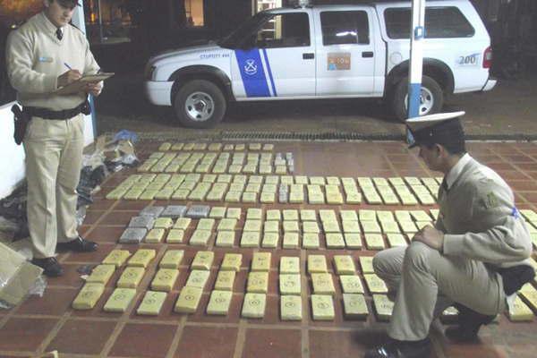 Revelan que narcos usan motos de agua para traficar droga por el Paranaacute