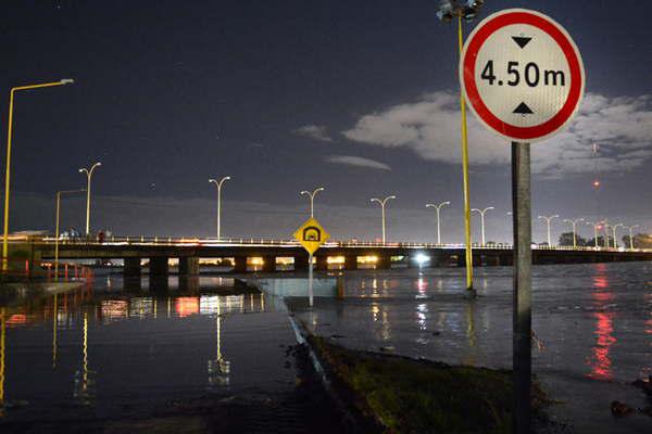 Mejora la situacioacuten del riacuteo Dulce por el descenso del caudal de agua que ingresa al dique Frontal