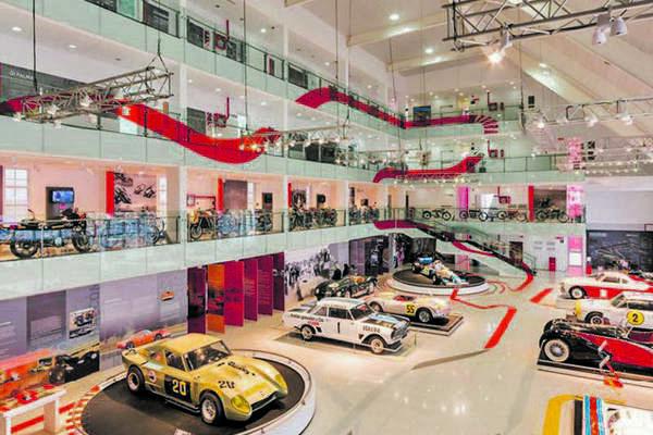 La uacuteltima gran joya- el Museo del Automoacutevil