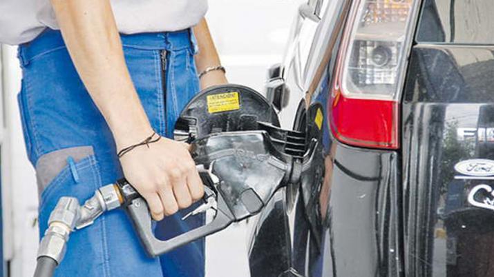 Las estaciones de servicio trabajan con normalidad