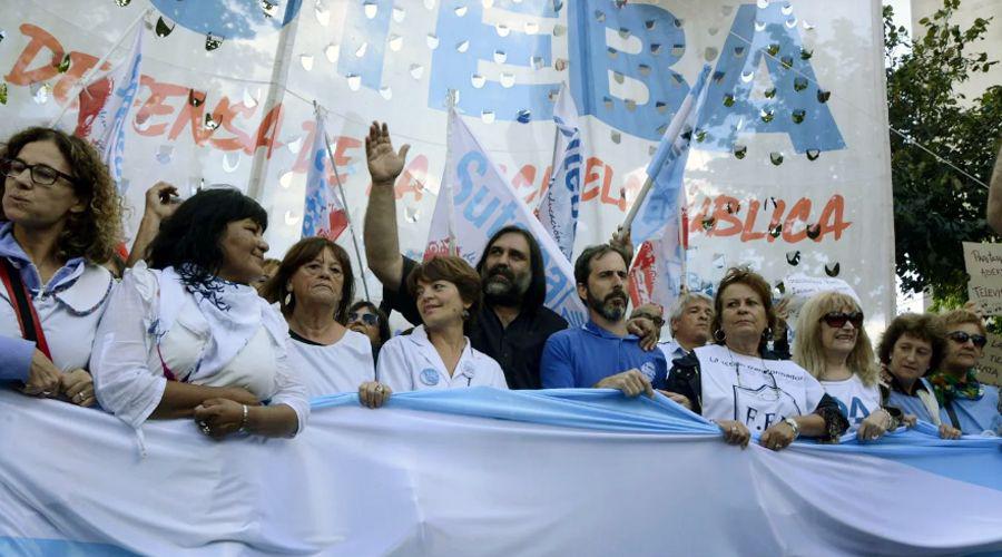 Ordenan al gobierno que convoque a una paritaria nacional docente