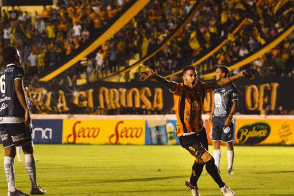 Lea De Muner feliz por el gol insiste en mejorar 