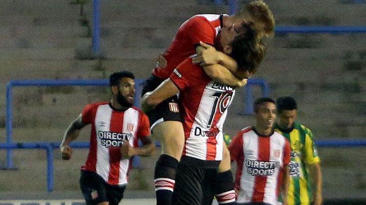 Estudiantes goleó 4 a 1 a Aldosivi en Mar del Plata