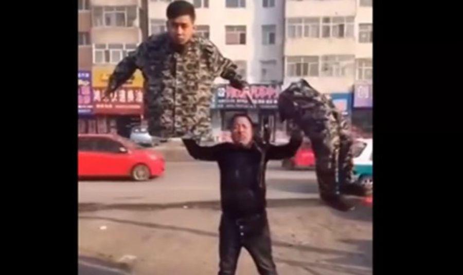 Video- mago es saboteado en pleno truco