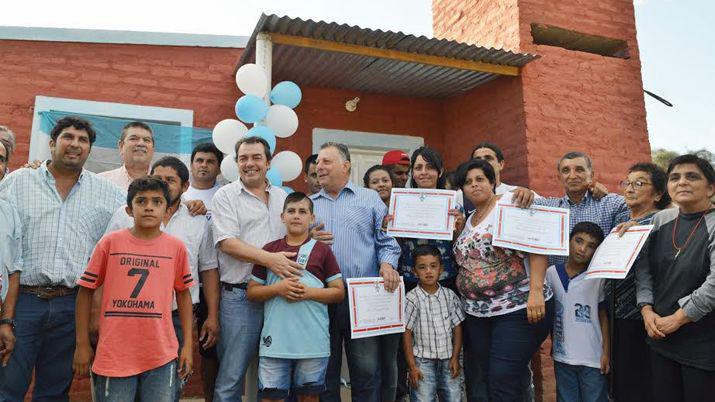 Entrega de viviendas sociales en Gramilla Vieja y en Pozuelos