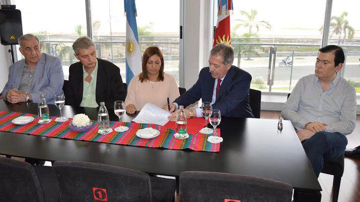 Firman convenio de cooperación entre Nación y Provincia