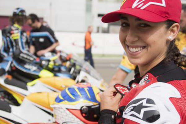 Mariacutea Herrera la uacutenica mujer del Mundial de Motociclismo