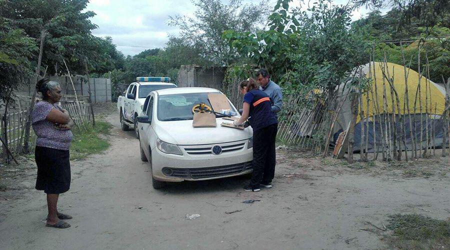 Desenchufoacute el bafle y desatoacute una batahola en la que su hijastra lo acuchilloacute por la espalda