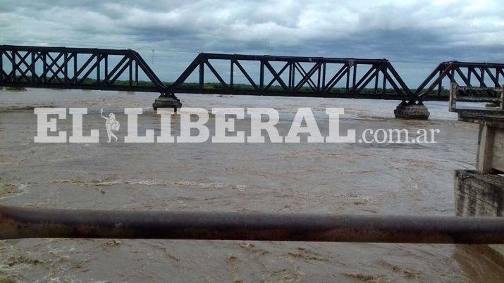 La lluvia complica la situacioacuten en la zona riberentildea de tres departamentos