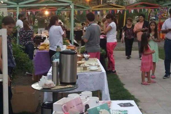 La Feria de Artesanos y Emprendedores propone una tarde diferente 