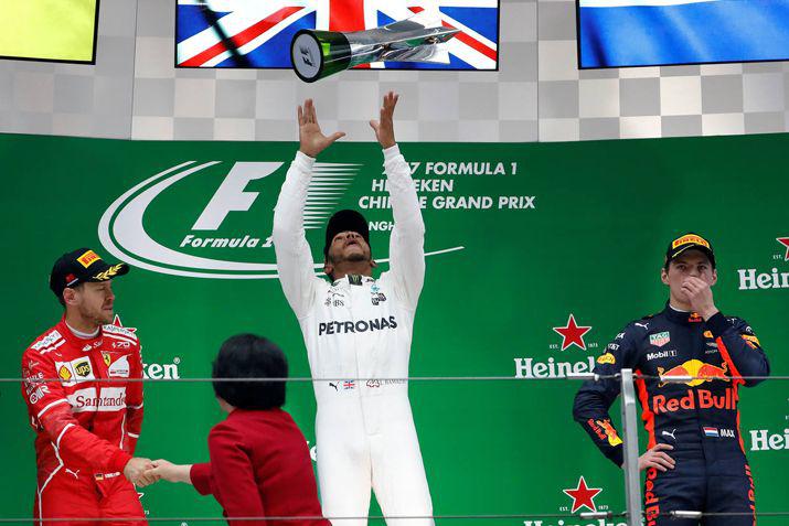 Hamilton se convirtió en el emperador de China al triunfar en Shanghai