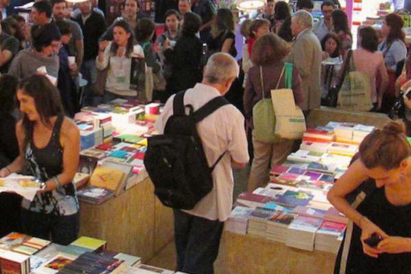 El Grupo Nuevos Caminos en la Feria Internacional del Libro
