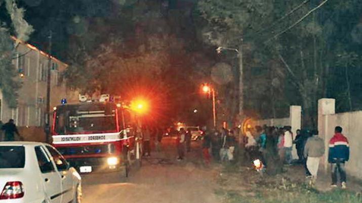 Un incendio causoacute paacutenico a vecinos del barrio Mariano Moreno