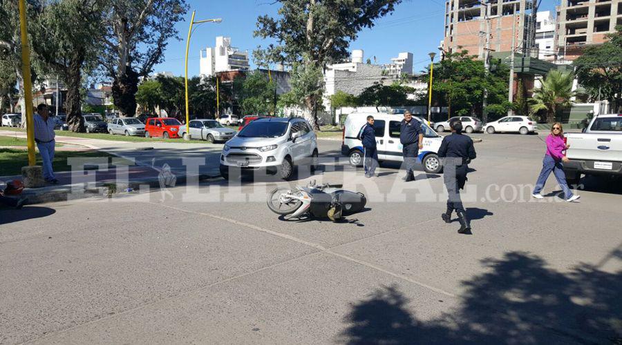 Una mujer terminoacute herida tras ser embestida por una moto