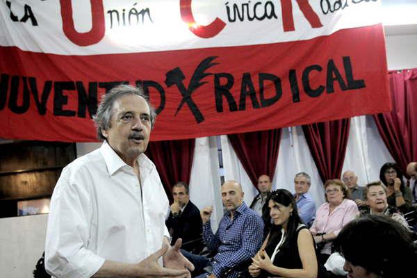 La CC-ARI y Alfonsiacuten critican decisiones tomadas por Macri
