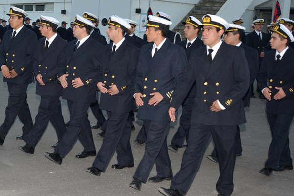 La Armada Argentina llama para incorporar profesionales hasta junio
