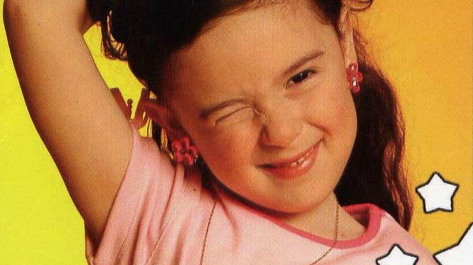 Miraacute coacutemo estaacute la nintildea de Mueve el ombligo